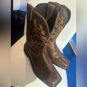 LIKE NEW MENS Justin Cowboy Boots - Square Toe